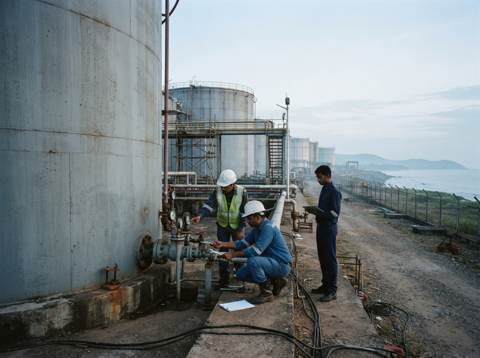 India Oil Storage Expands After Supply Disruption