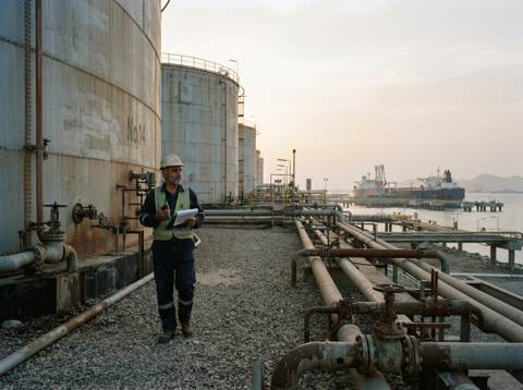 Iran Oil Minister Resigns as US Blockade Chokes Exports