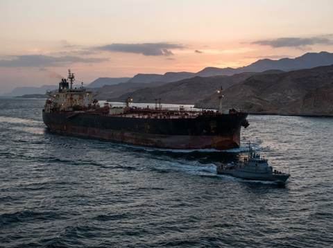Oil tops $100 a barrel as supply crisis deepens